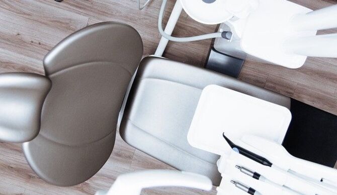 Image of empty dentist chair