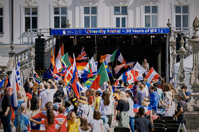 Bavarian International School Diversity Rocks flag parade