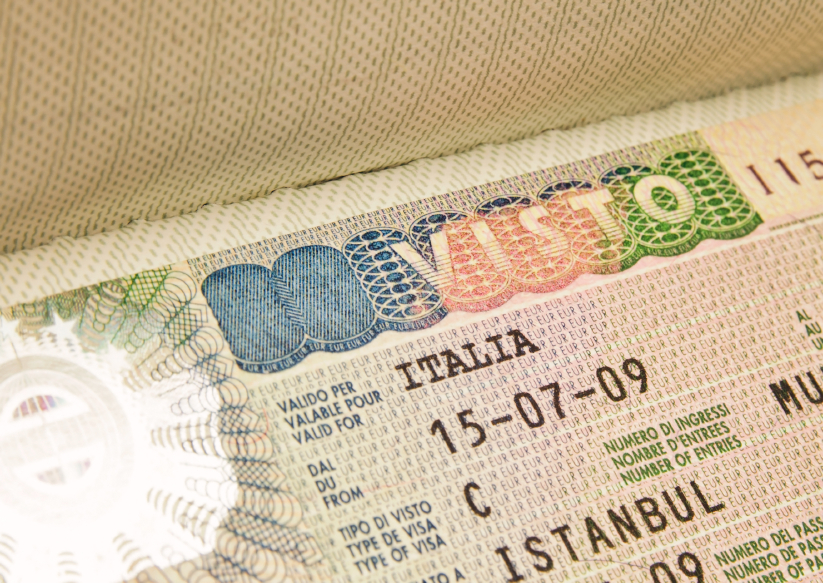 can i travel to italy with uk residence card