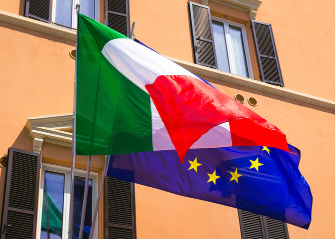 Italian and EU flag