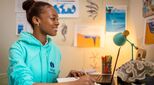 Image of King\'s InterHigh student at her desk