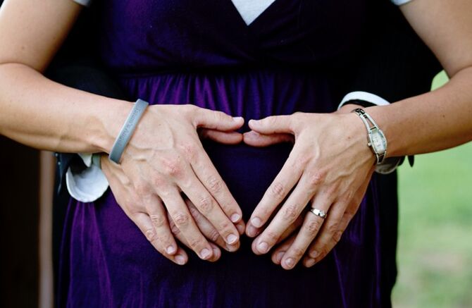 Image of pregnant couple