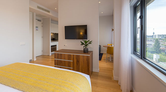 PREMIER SUITES Rotterdam: bedroom