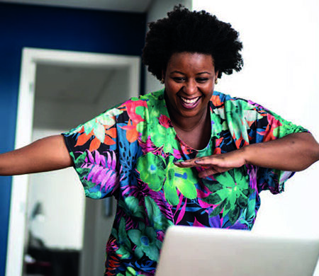 Summer-magazine-Woman-dancing