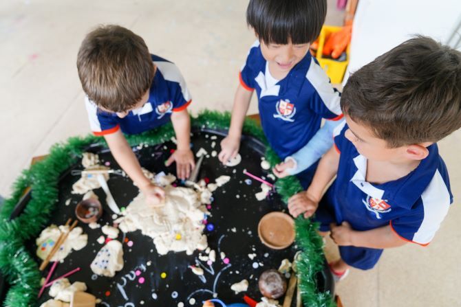 BISP-children-play-tray