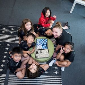 IGBIS-children-teacher