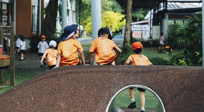 bangkok-patana-children-playing
