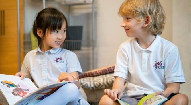 Cambridge-School-of-Bucharest-children-reading
