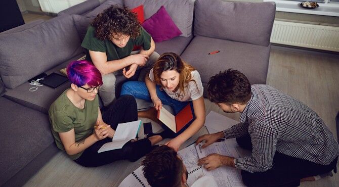 isl-students-on-floor