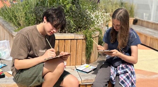 Halcyon-LIS-students-outdoors