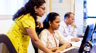 stock-image-workers-at-computer