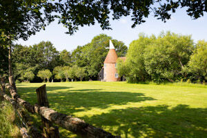 venue-oast-post-rail-fence