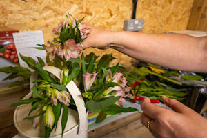 potting-shed-flower-arranging-venue