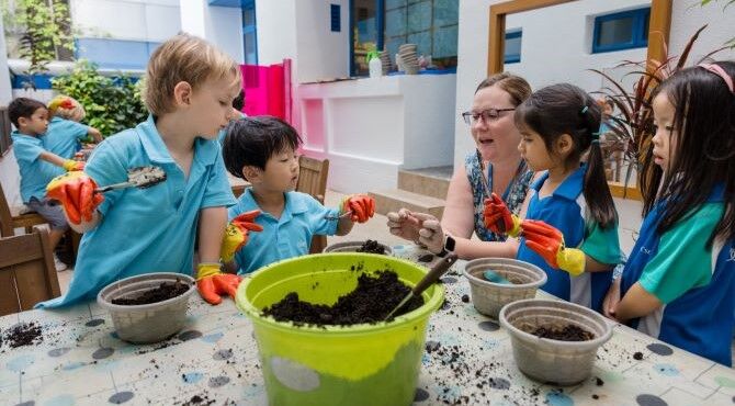 UWCSEA-Dover-Forest-School-children-teacher