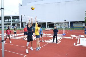 ISKL-back-to-school-bash-volleyball