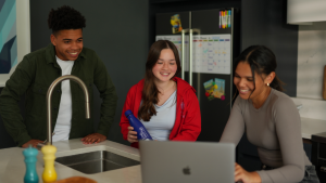 Kings-InterHigh-students-in-kitchen