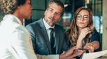 Image-of-women-and-man-office-meeting