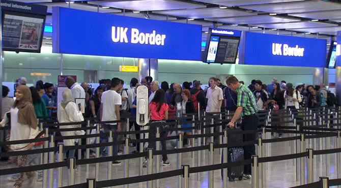 Immigration to UK drops significantly