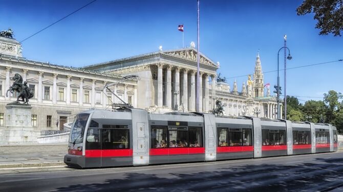 Image of Vienna splendour and public tram