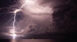 stock-image-lightening-over-sea